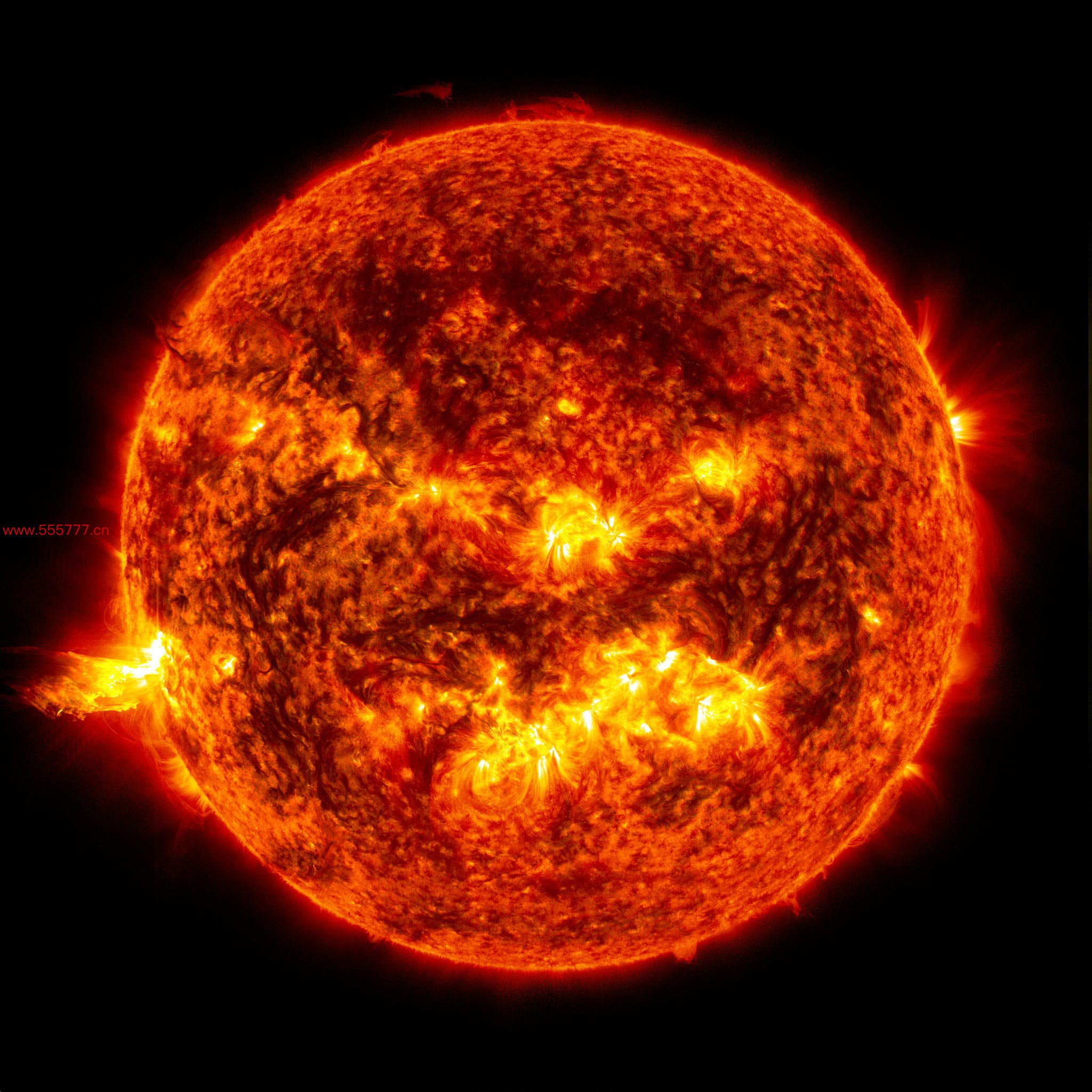 Sun-SDO-Solar-Flare-2013.jpg